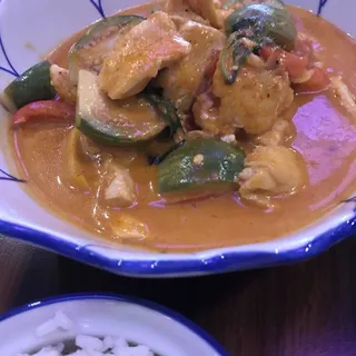 Red Curry Chicken (G)