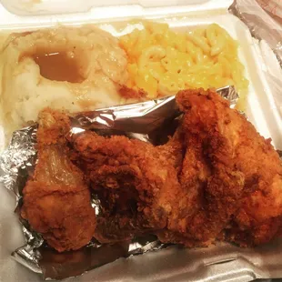 food, chicken wings and fried chicken