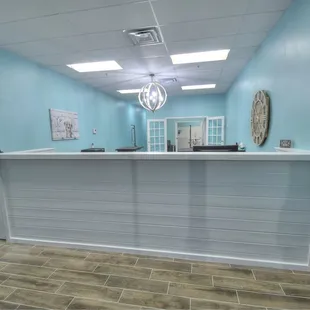 Groomers work in the open