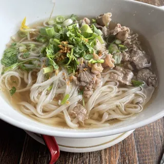 Lunch Pho