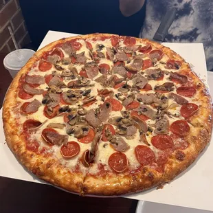 Large Round Pizza with mushrooms, Sausage, and Pepperoni  Yummy!