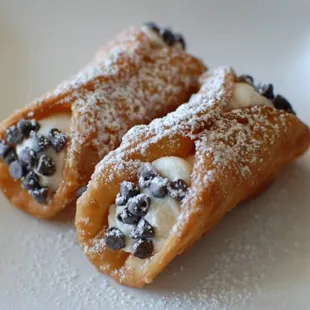 Larco Bros. Cannolis