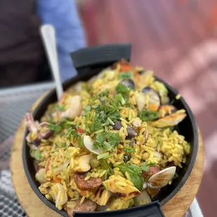 This paella is worthy of lots of praise! Yummy!