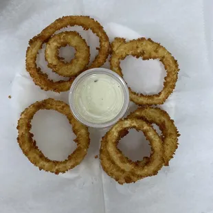 onion rings with dipping sauce