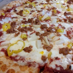 Banana pepper, hot sausage, and pineapple (custom pizza)