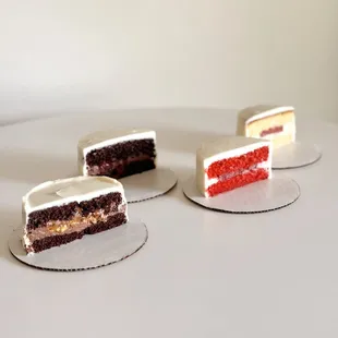 Bento cake slices: snickers, Black Forest, red velvet, vanilla strawberry