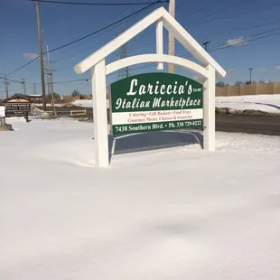 Southern Blvd. entrance directly behind Southern Park Mall