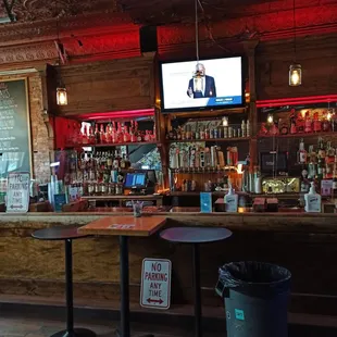 Main bar