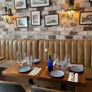 Love the place settings and ambiance