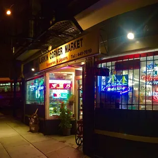 Larkin Corner Market - November 2016