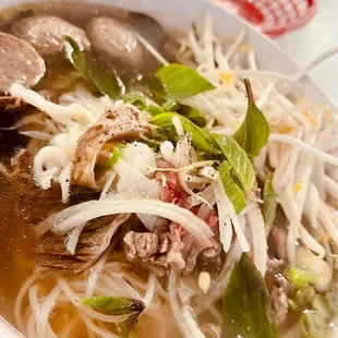 E06. Pho Dac Biet