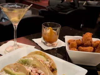 Johnnies Jazz Bar & Grille