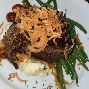 Delicious red-wine beef braised short rib!