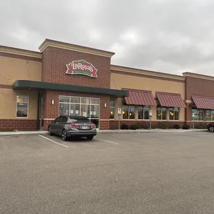 the outside of the restaurant