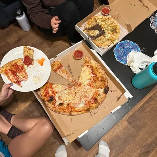 Cheese pizza and garlic bread