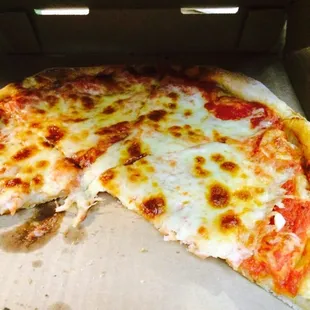 New York style pizza. Not really huge but it&apos;s the best pizza I&apos;ve tried around shadyside!