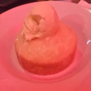 Warm butter cake with ice cream. Only dish i didnt like.