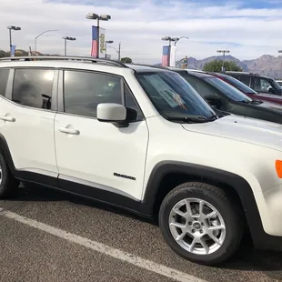 2020 Jeep Renegade, Latitude, Alpine White