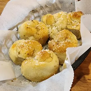 Garlic bread knots