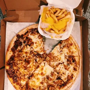 Large Barbecue Chicken Pizza &amp; Side of Fries with Cheese Wiz