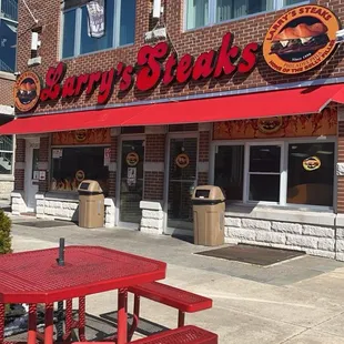 the outside of the restaurant