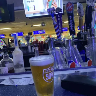 Laru Bowling Lanes