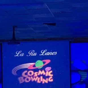 La Ru Lanes  Alley Cosmic Bowling Glow In The Dark 2016