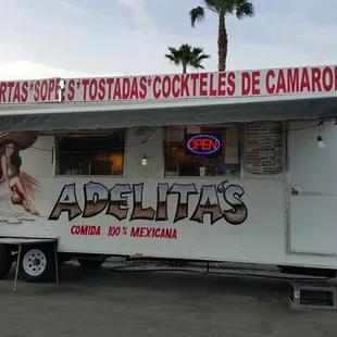 an adelitas food truck