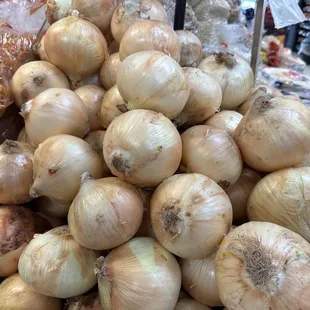 Giant yellow onions