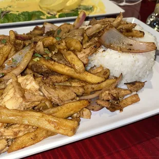 Pollo Saltado