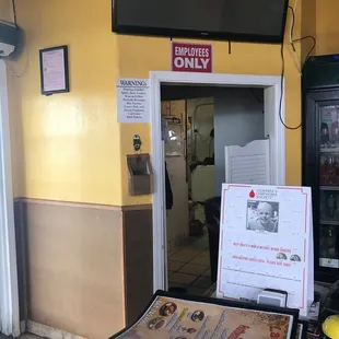 Small entrance to the kitchen