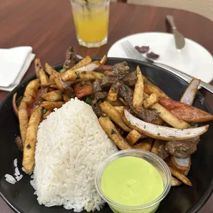 Lomo saltado