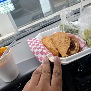 Consume, quesa birria tacos