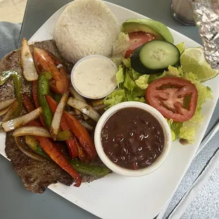 Bistec encebollado mi novio dice que está delicioso