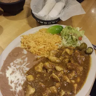 Pollo con chile with corn tortillas... Oh. Yum!