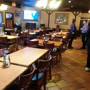 Ambiance is roomy, comfortable &amp; cozy!