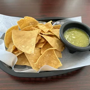 Tortilla Chips con salsa Verde