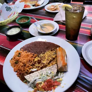 Can't go wrong with the combo plate!