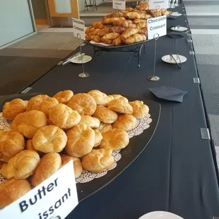 Croissants! Croissants!