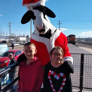 Got 2 free gift kid's meals!!!