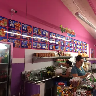 Paletas y agua y nieves