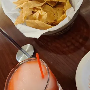 small strawberry margarita + chips