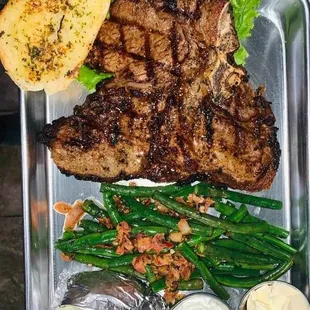 T-Bone 20oz with green beans and Bake potato