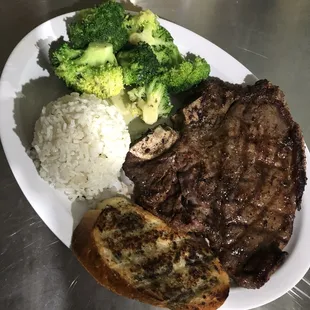 T-Bone 20 oz with broccoli and rice