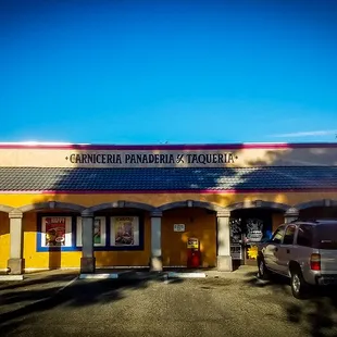 Las Espuelas - Carniceria Panaderia y Taqueria in Lemoore, California