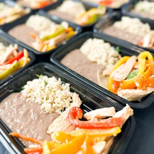 Chicken fajitas with beans and cilantro brown rice