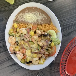 Camarones con Piña,o gos,queso arriva