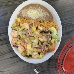 Camarones co piña y ongos