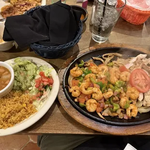 Chicken and shrimp fajitas, large order