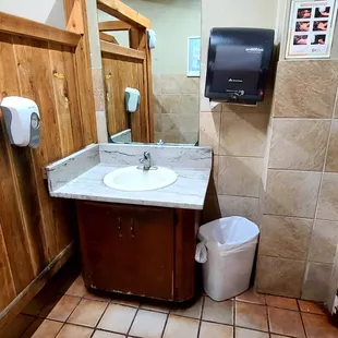 Women&apos;s Restroom